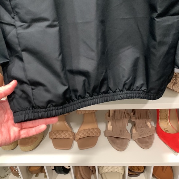 NWOT… Under Armour 1/2 zip pullover - Picture 4 of 7